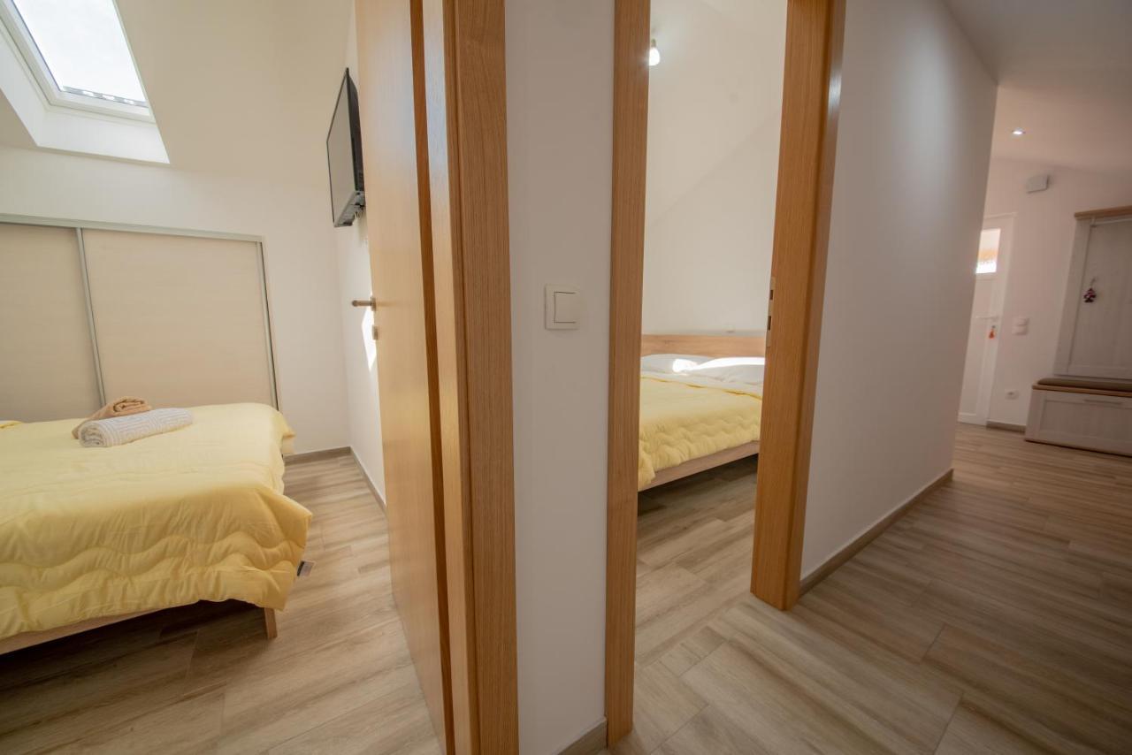 Apartman Eva Vrsi Exteriér fotografie