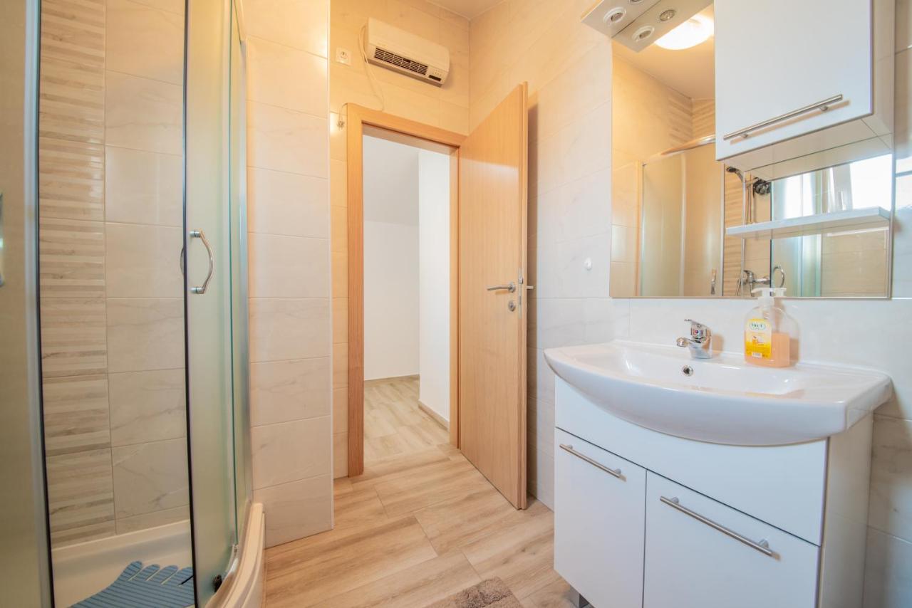 Apartman Eva Vrsi Exteriér fotografie
